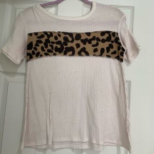 Cheetah top never worn
